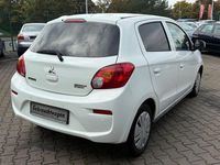 Gebraucht Mitsubishi Space Star Edition 71 PS (52 kW) 2018 Weiß Limousine