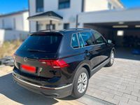 Gebraucht VW Tiguan 150 PS (110 kW) 2021 Schwarz SUV