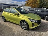 Neu Hyundai i20 79 PS (58 kW) 2025 Lemon green Limousine