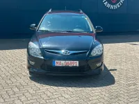 Gebraucht Hyundai i30 Comfort 105 PS (77 kW) 2011 Schwarz Kombi