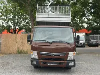 Gebraucht Mitsubishi Canter 150 PS (110 kW) 2019 Braun Van / Kleinbus