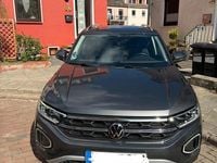 Gebraucht VW T-Roc Style 150 PS (110 kW) 2023 Grau SUV