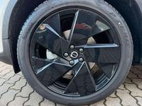 Gebraucht Volvo XC40 Plus 197 PS (144 kW) 2025 Crystal weiß perleffekt SUV