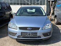 Gebraucht Ford Focus Trend 101 PS (74 kW) 2005 Blau Kleinwagen