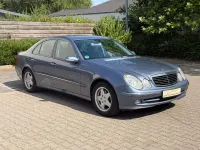 Gebraucht Mercedes E280 Avantgarde 177 PS (130 kW) 2004 Blau Limousine