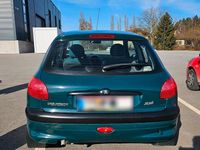 Gebraucht Peugeot 206 69 PS (50 kW) 2001 Grün Kleinwagen
