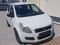 Gebraucht Suzuki Splash Basic 65 PS (47 kW) 2011 Weiß Kleinwagen