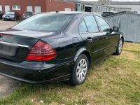 Second-hand Mercedes E200 135 CP (99 kW) 2008 Negru Berlinǎ