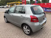Gebraucht Toyota Yaris Cool 87 PS (63 kW) 2006 Silber Limousine