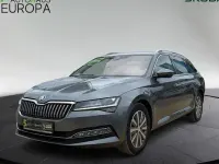 Gebraucht Skoda Superb Style 150 PS (110 kW) 2023 Graphite grau metallic Kombi