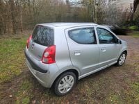 Gebraucht Nissan Pixo 65 PS (47 kW) 2012 Silber Kleinwagen