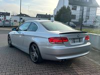 Gebraucht BMW 325 218 PS (160 kW) 2007 Silber Coupé