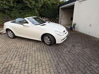 Gebraucht Mercedes SLK200 184 PS (135 kW) 2010 Weiß Cabrio