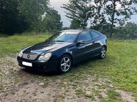 Gebraucht Mercedes C200 122 PS (89 kW) 2006 Blau Coupé