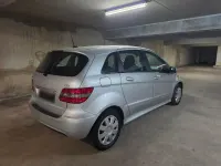 Gebraucht Mercedes B180 109 PS (80 kW) 2011 Silber Kleinwagen