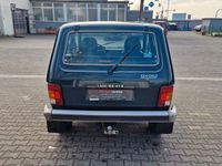 gebraucht Lada niva /4X4/KEIN ROST/1HAND/SCHECKHEFT/AHK/60TKM