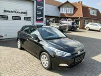 Gebraucht Hyundai i20 Pure 84 PS (61 kW) 2017 Schwarz Kleinwagen