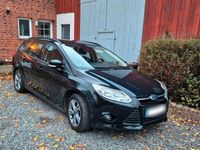 Gebraucht Ford Focus 101 PS (74 kW) 2013 Schwarz Kombi