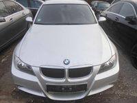 Gebraucht BMW 318 129 PS (94 kW) 2006 Silbermetalik Limousine