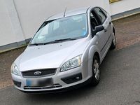 Gebraucht Ford Focus 101 PS (74 kW) 2004 Silber Limousine