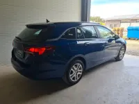 Usado Opel Astra Edition 110 CV (80 kW) 2020 Azul Familiar
