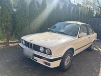Gebraucht BMW 318 121 PS (88 kW) 1989 Weiß Coupé