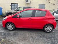 Gebraucht Toyota Yaris Cool 69 PS (50 kW) 2012 Rot Limousine