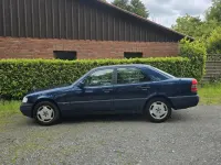 Gebraucht Mercedes C180 122 PS (89 kW) 1995 Blau Limousine