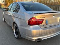 Gebraucht BMW 320 163 PS (119 kW) 2010 Silber Limousine