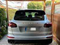 Second-hand Porsche Cayenne 262 CP (192 kW) 2015 Argintiu SUV