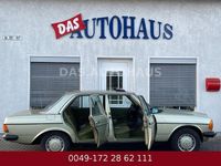 Gebraucht Mercedes 230 136 PS (100 kW) 1982 Grün Limousine