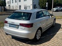 Gebraucht Audi A3 Attraction 122 PS (89 kW) 2014 Silber Limousine