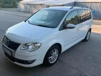 Gebraucht VW Touran 135 PS (99 kW) 2010 Weiß Van / Kleinbus