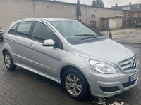 Gebraucht Mercedes B180 116 PS (85 kW) 2010 Silber Van / Kleinbus