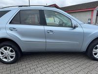 Gebraucht Mercedes ML320 224 PS (164 kW) 2006 Blau SUV