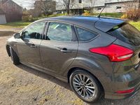 Gebraucht Ford Focus ST-Line 125 PS (91 kW) 2018 Grau Limousine