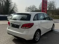 Gebraucht Mercedes B180 122 PS (89 kW) 2019 Weiß Van / Kleinbus