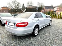 Gebraucht Mercedes E220 170 PS (125 kW) 2010 Silber Limousine