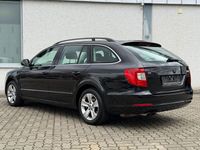 Gebraucht Skoda Superb Ambition 160 PS (117 kW) 2011 Schwarz Kombi