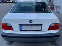 Gebraucht BMW 316 99 PS (72 kW) 1992 Weiß Limousine