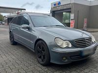 Gebraucht Mercedes 220 Avantgarde 150 PS (110 kW) 2005 Blau Kombi