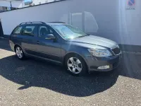 Gebraucht Skoda Octavia Ambiente 160 PS (117 kW) 2010 Grau Kombi
