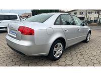 Używany Audi A4 Comfort 140 KM (102 kW) 2005 Srebrny Sedan/Limuzyna