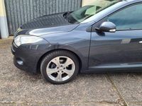 Gebraucht Renault Mégane III Dynamique 106 PS (77 kW) 2012 Grau Limousine