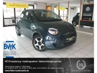 Gebraucht Fiat 500e Action 69 kW (95 PS) 2023 Colore esterno (ozean grün) Kleinwagen