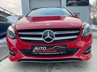 Gebraucht Mercedes B200 Urban 136 PS (100 kW) 2015 Rot Van / Kleinbus