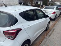 Gebraucht Hyundai i10 66 PS (48 kW) 2019 Weiß Kleinwagen