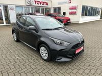 Gebraucht Toyota Yaris Hybrid Comfort 116 PS (85 kW) 2022 Schwarz Limousine