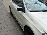 Gebraucht Mercedes A180 122 PS (89 kW) 2012 Weiß Kleinwagen