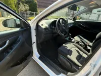 Gebraucht Hyundai i30 Trend 99 PS (72 kW) 2019 Weiß Limousine